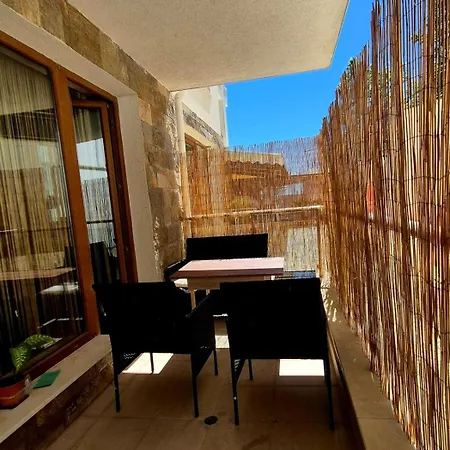 White Cliffs первая линия Apartment